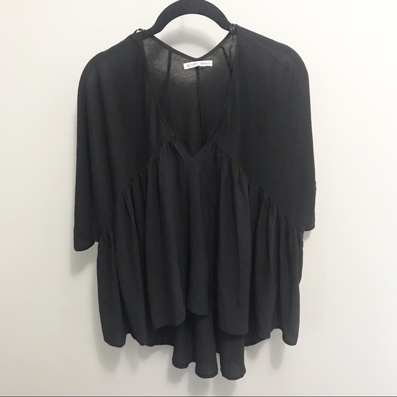 Zara Tops - Zara VNeck Hi Low Black Top